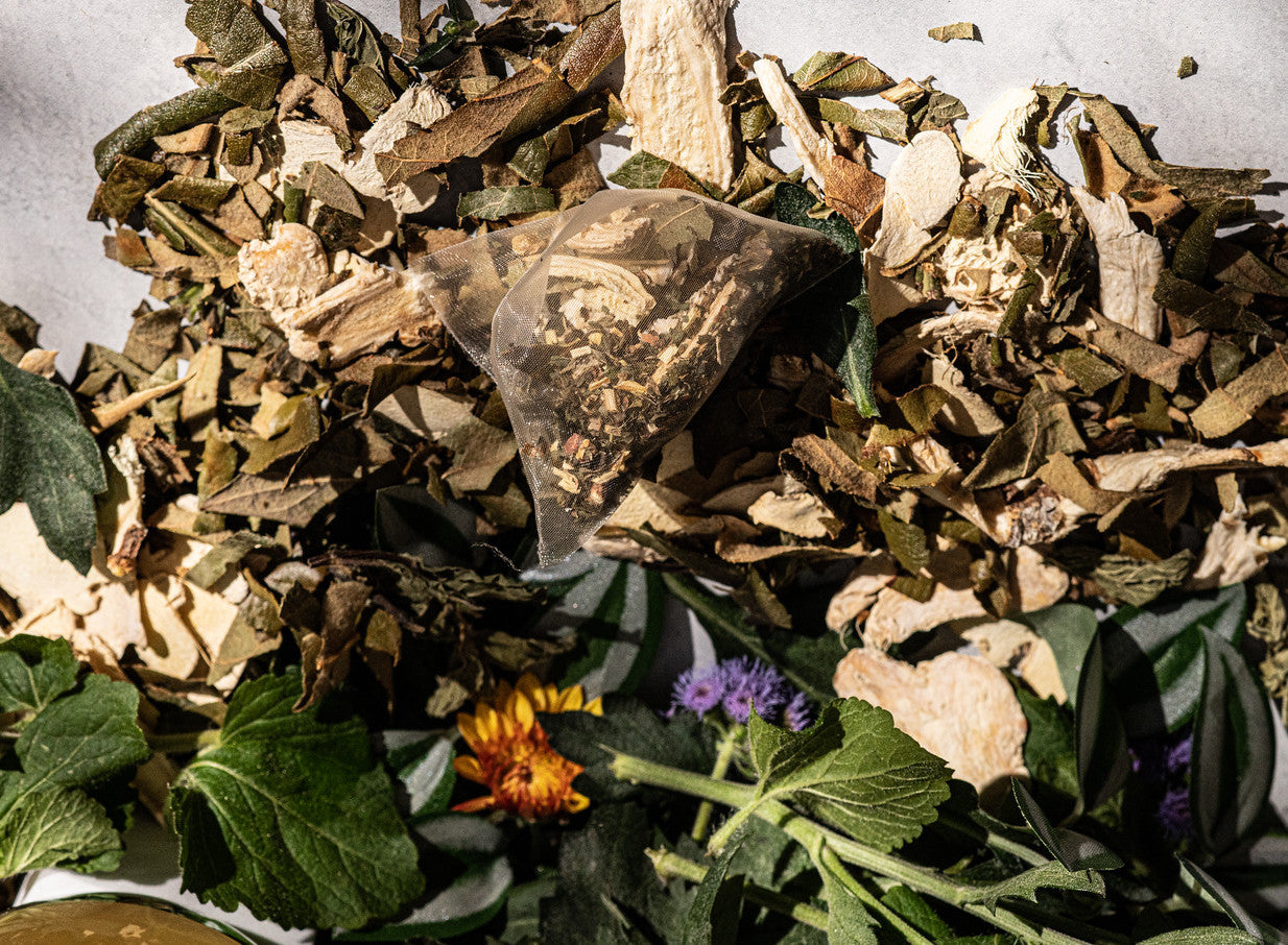 loquat & peppermint herbal tea