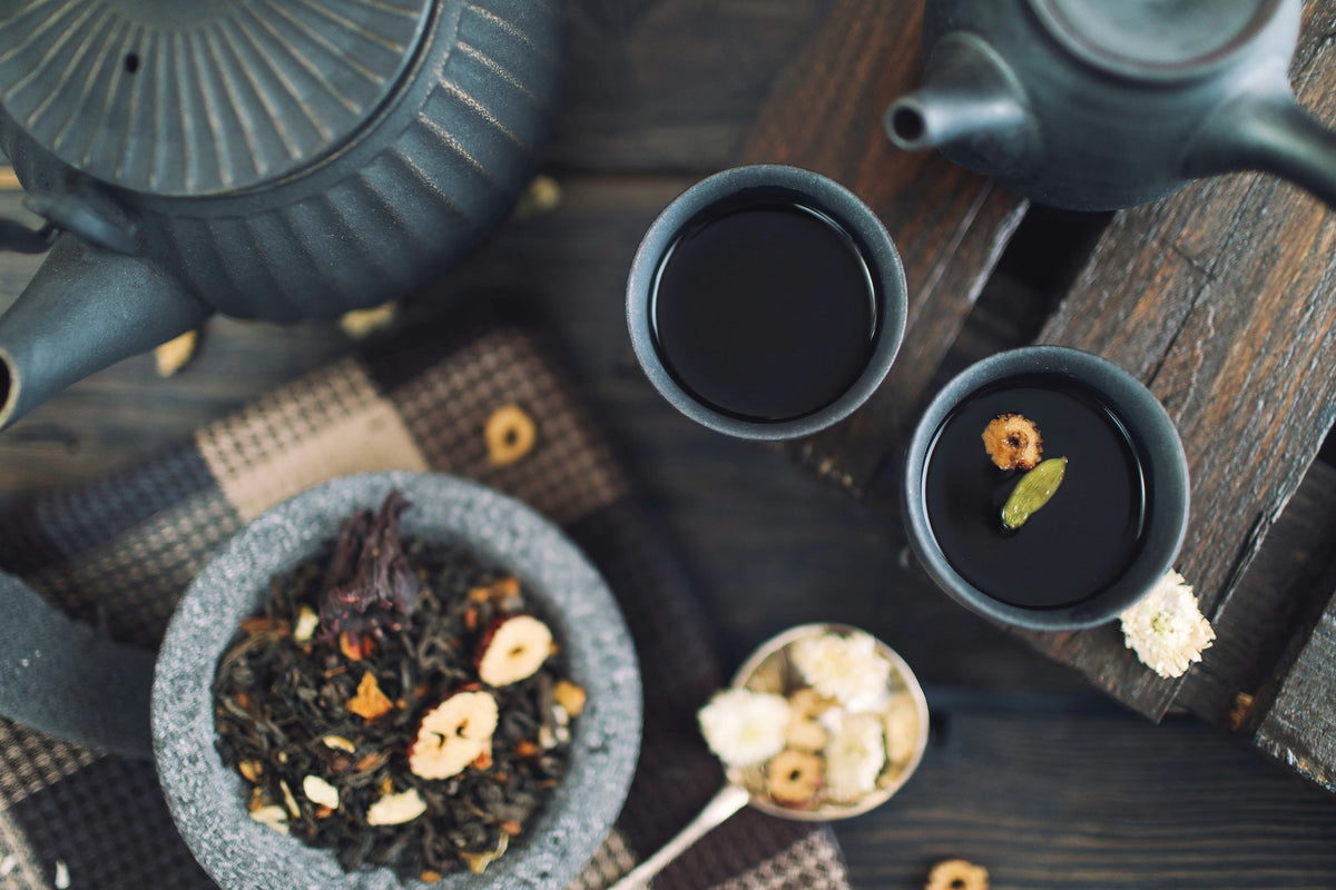 Choosing an After-Meal Herbal Drink Without Artificial Additives